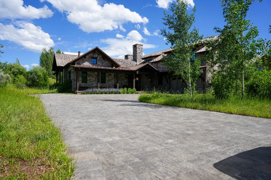 Penetrating Driveway Sealer Application